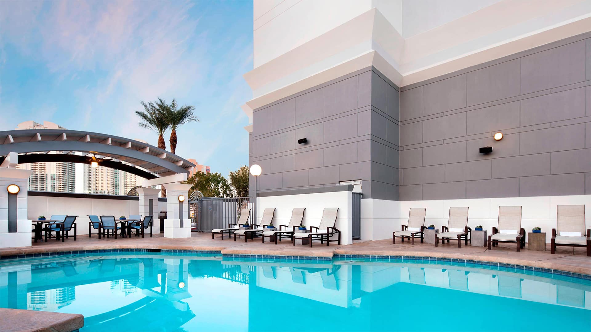 Ways To Avoid Paying Las Vegas Hotel & Resort Fees