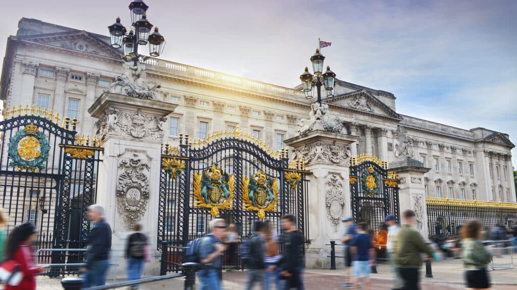 tourists outside Buckingham Palace London