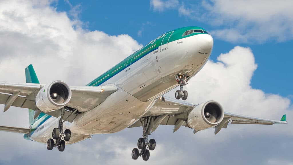 Aer Lingus taking off