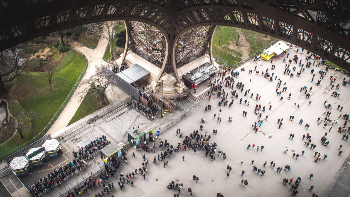 crowds at the Eiffel Tower